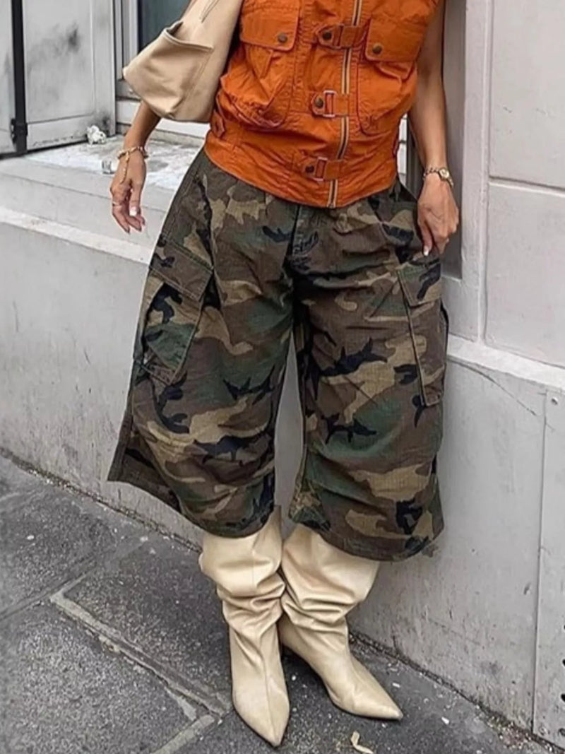 Camouflage Cargo Cropped Pants