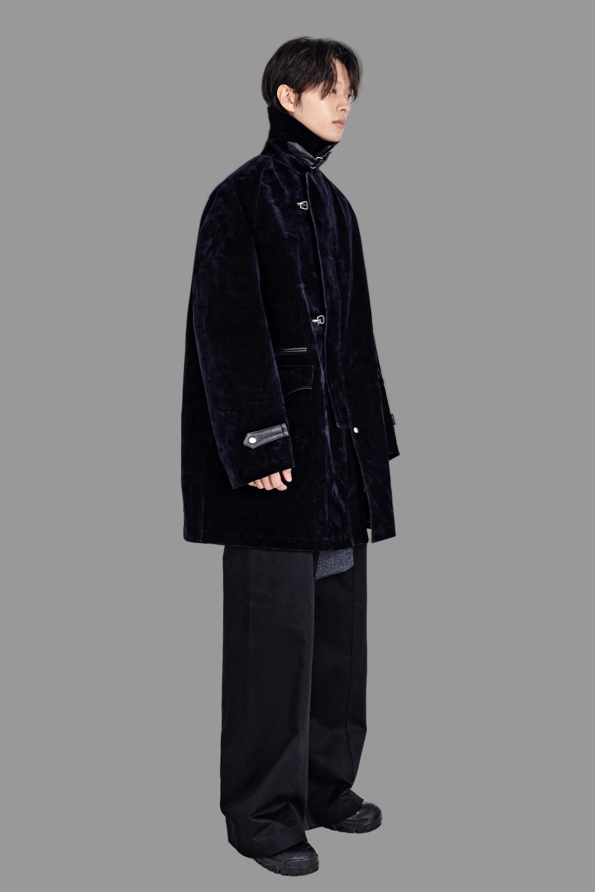 LEATHER-TRIMMED WASHED DENIM VELOUR COAT