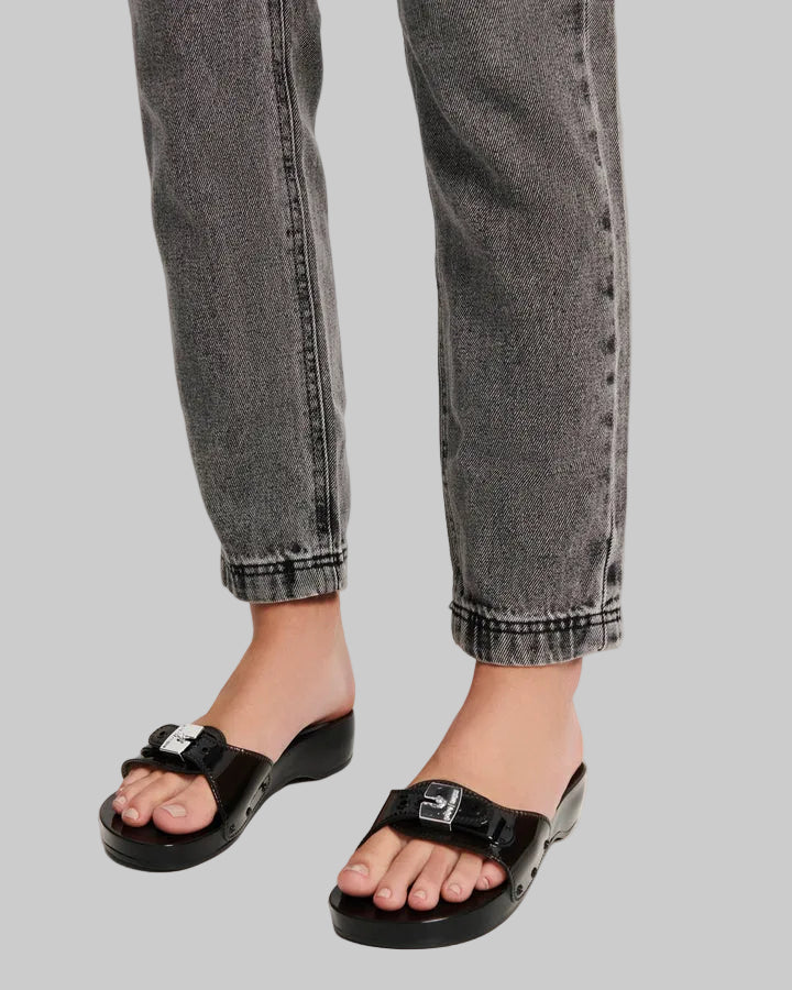 MELISSA PESCURA HEEL + SCHOLL