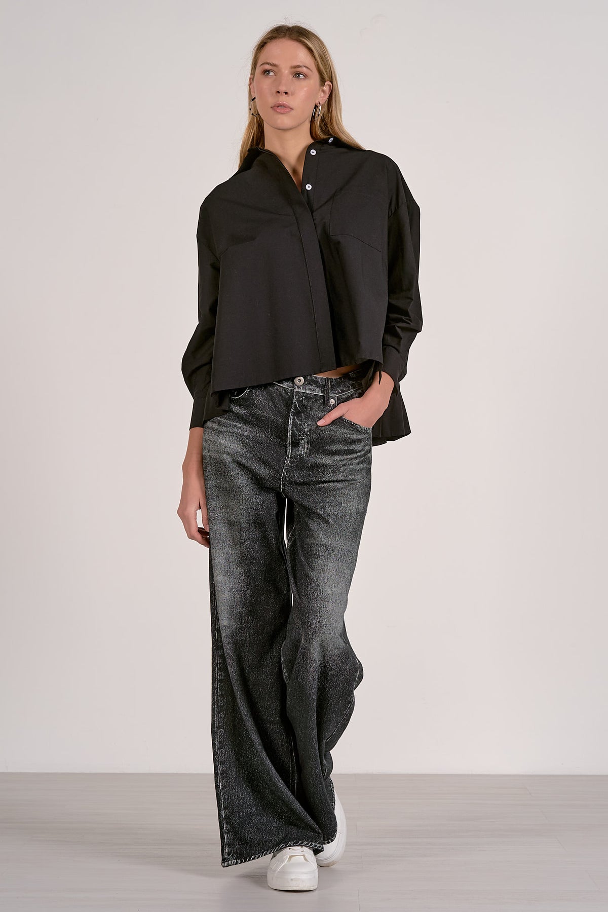 Elan Top